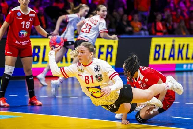 ROTTERDAM , 06-12-2025 , Rotterdam Ahoy , Womens World Championship, WM, Weltmeisterschaft Handball 2025 , match between Austria and Tunisia , picture shows Austria player Viktoria Marksteiner Austria - Tunisia (women)  x32374371x Copyright: