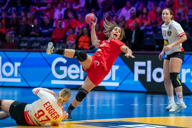 2025-12-06 Austria vs Tunisia ROTTERDAM, NETHERLANDS - DECEMBER 6: Mouna Jlezi of Tunisia during the IHF Worldchampionship 2025 match for women, between Austria and Tunisia at Ahoy on December 6, 2025 in Rotterdam, Netherlands. Rotterdam Ahoy Netherlands Content not available for redistribution in The Netherlands directly or indirectly through any third parties. Copyright: xHenkxSeppenx
