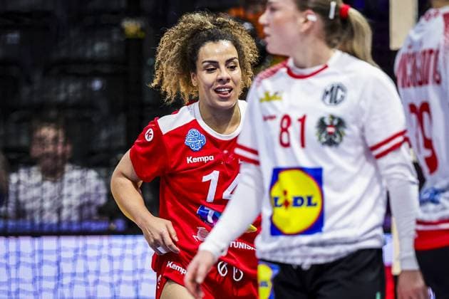 ROTTERDAM , 06-12-2025 , Rotterdam Ahoy , Womens World Championship, WM, Weltmeisterschaft Handball 2025 , match between Austria and Tunisia , picture shows Tunisia player Mouna Jlezi Austria - Tunisia (women)  x32375044x Copyright:
