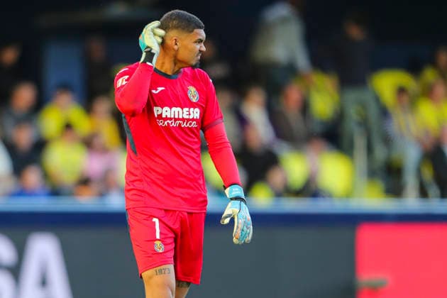 December 6, 2025, Villarreal, Castellon, SPAIN: Luiz Junior of Villarreal CF gestures during the Spanish league, LaLiga EA Sports, football match played between Villarreal CF and Getafe CF at La Ceramica stadium on December 6, 2025, in Villarreal, Spain. Villarreal SPAIN - ZUMAa181 20251206_zaa_a181_132 Copyright: xIvanxTerronx