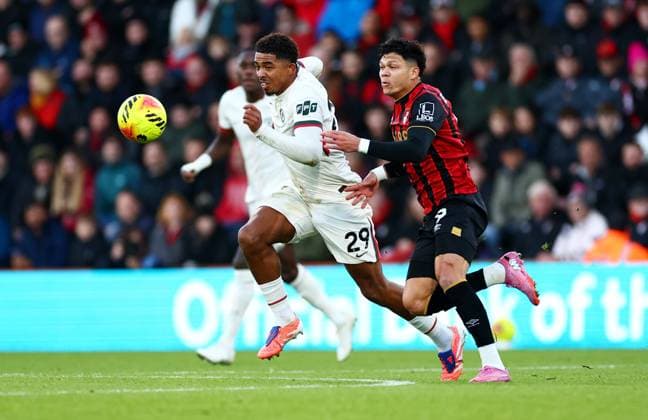 Wesley Fofana of Chelsea and Evanilson of AFC Bournemouth. AFC Bournemouth v Chelsea, Premier League, Football, Vitality Stadium, Bournemouth, UK - 06 Dec 2025Bournemouth Vitality Stadium United Kingdom EDITORIAL USE ONLY No use with unauthorised audio, video, data, fixture lists, club league logos or live services. Online in-match use limited to 120 images, no video emulation. No use in betting, games or single club league player publications. Copyright: xJamesxMarsh Shutterstockx 16009213aa