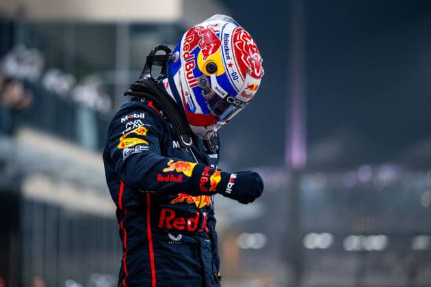 Max Verstappen Oracle Red Bull Racing, Netherlands, 01 celebrates first place on the grid and pole position at Parc Ferme, UAE, Formula 1 World Championship, Abu Dhabi Grand Prix, Yas Marina Circuit, Qualifying, 06 12 2025 UAE, Formula 1 World Championship, Abu Dhabi Grand Prix, Yas Marina Circuit, 06 12 2025 Yas Marina Island Copyright: xEibner-Pressefoto Memmlerx EP_MMR