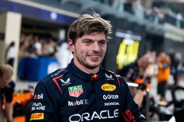 Max Verstappen Oracle Red Bull Racing, Netherlands, 01 celebrates first place on the grid and pole position at Parc Ferme, UAE, Formula 1 World Championship, Abu Dhabi Grand Prix, Yas Marina Circuit, Qualifying, 06 12 2025 UAE, Formula 1 World Championship, Abu Dhabi Grand Prix, Yas Marina Circuit, 06 12 2025 Yas Marina Island Copyright: xEibner-Pressefoto Memmlerx EP_MMR