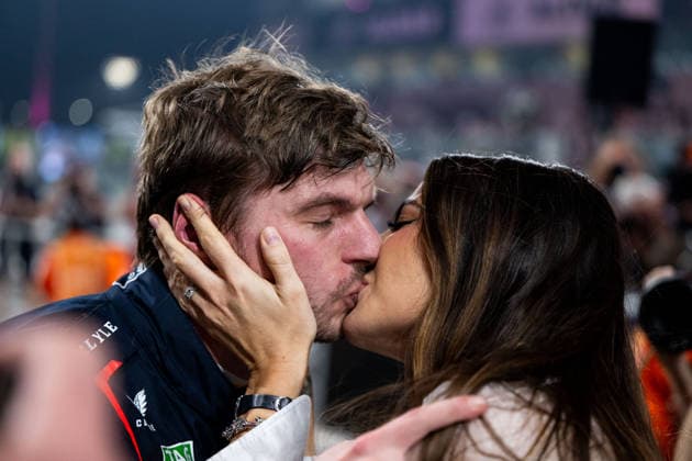 Max Verstappen Oracle Red Bull Racing, Netherlands, 01 celebrates first place on the grid and pole position at Parc Ferme and kisses his girlfriend Kelly Piquet, UAE, Formula 1 World Championship, Abu Dhabi Grand Prix, Yas Marina Circuit, Qualifying, 06 12 2025 UAE, Formula 1 World Championship, Abu Dhabi Grand Prix, Yas Marina Circuit, 06 12 2025 Yas Marina Island Copyright: xEibner-Pressefoto Memmlerx EP_MMR