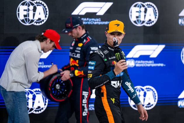 Lando Norris McLaren Formula 1 Team, Great Britain, 04 at Parc Ferme, behind him Max Verstappen Oracle Red Bull Racing, Netherlands, 01 on pole position, UAE, Formula 1 World Championship, Abu Dhabi Grand Prix, Yas Marina Circuit, Qualifying, 06 12 2025 UAE, Formula 1 World Championship, Abu Dhabi Grand Prix, Yas Marina Circuit, 06 12 2025 Yas Marina Island Copyright: xEibner-Pressefoto Memmlerx EP_MMR