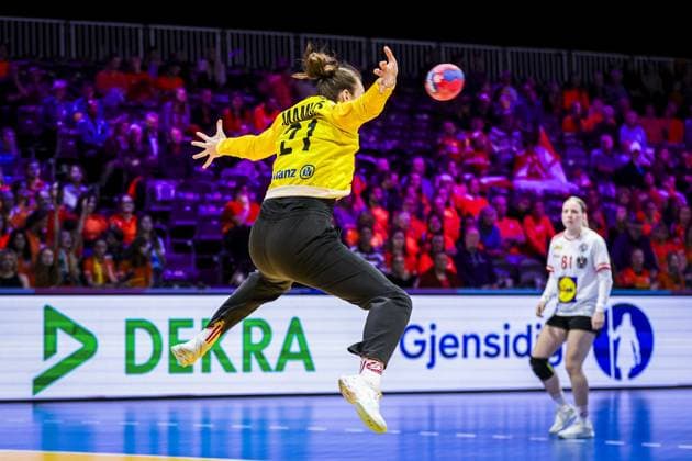 ROTTERDAM , 06-12-2025 , Rotterdam Ahoy , Womens World Championship, WM, Weltmeisterschaft Handball 2025 , match between Austria and Tunisia , picture shows Austria goalkeeper Antonija Mamic Austria - Tunisia (women)  x32375573x Copyright: