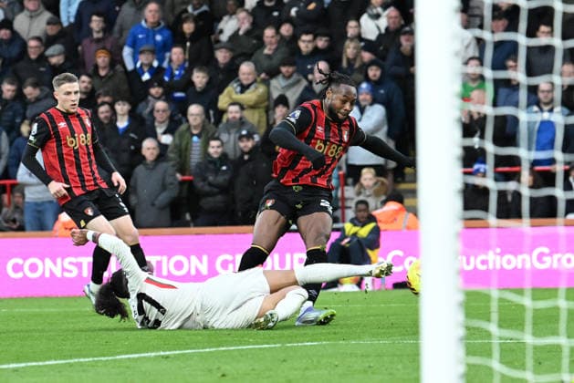 Bournemouth v Chelsea Premier League 06 12 2025. Antoine Semenyo (24) of AFC Bournemouth shoots at goal during the Premier League match between Bournemouth and Chelsea at the Vitality Stadium, Bournemouth, England on 6 December 2025. Bournemouth Vitality Stadium Dorset England Editorial use only DataCo restrictions apply See www.football-dataco.com , Copyright: xGrahamxHuntx PSI-23351-0051