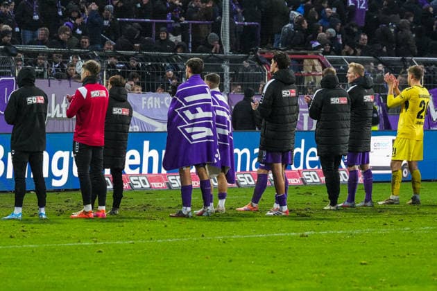Germany Soccer 3 Bundesliga Season 2025 26, Matchday 17 VfL Osnabrück vs SV Wehen Wiesbaden, 06 12 2025, Stadion Bremer Brücke, Osnabrück Copyright: xLeonxFrickx