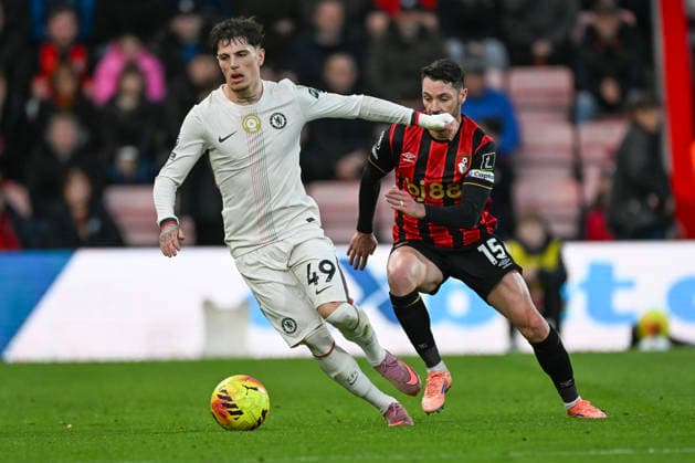 Bournemouth v Chelsea Premier League Alejandro Garnacho of Chelsea and Adam Smith of Bournemouth during the Premier League match at the Vitality Stadium, Bournemouth 06 12 2025 UK Newspapers OUT Copyright: xJeremyxLandeyx FIL-22603-0034