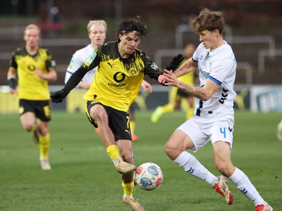 Saturday 06 12 2025, Season 2025 26, Regionalliga West, Matchday 18 at Stadion Rote Erde Dortmund, BVB Borussia Dortmund II SC Paderborn U23, Babis Charalampos Drakas BVB II v Kevin Krumme SCP , v l