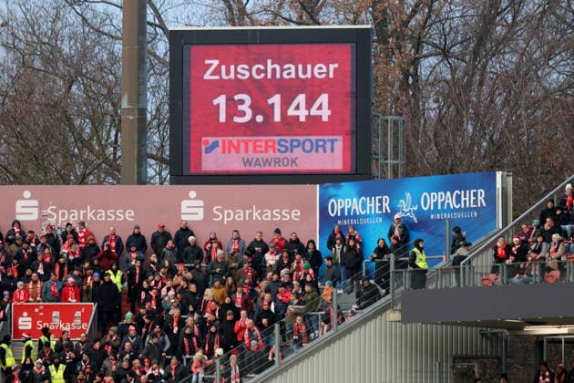 13 144 spectators watched Football 3 Liga 2025 2026 FC Energie Cottbus MSV Duisburg