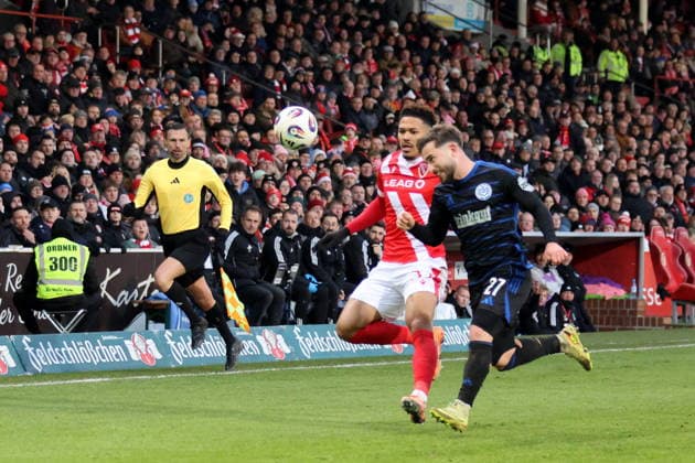 31 Justin Butler Energie Cottbus, l , 27 Can Coskun Duisburg Football 3 Liga 2025 2026 FC Energie Cottbus MSV Duisburg