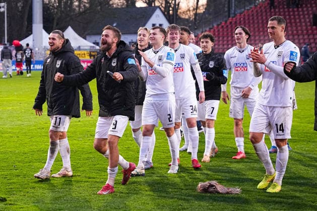 06 12 2025, xydrx, Football, 3 Liga, FC Viktoria Köln SSV Ulm 1846, Season 2025 2026, Sportpark Höhenberg Dennis Chessa SSV Ulm 1846 11 Lucas Roeser SSV Ulm 1846 9 Luis Goerlich SSV Ulm 1846 2 Jan Boller SSV Ulm 1846 34 Dennis Dressel SSV Ulm 1846 14 are happy about the 1 0 victory DFB regulations prohibit any use of photographs as image sequences and or quasi video Photo xYannisxDreimannxPressefotoKochx Nordrhein Westfahlen Germany