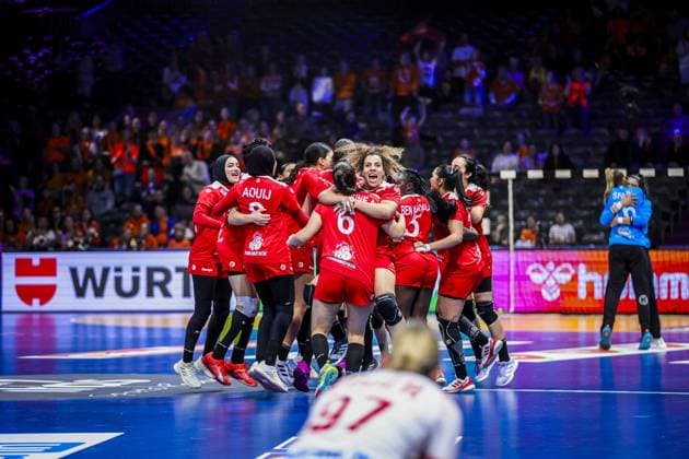ROTTERDAM , 06-12-2025 , Rotterdam Ahoy , Womens World Championship, WM, Weltmeisterschaft Handball 2025 , match between Austria and Tunisia , picture shows team Tunisia celebrate the win Austria - Tunisia (women)  x32376504x Copyright: