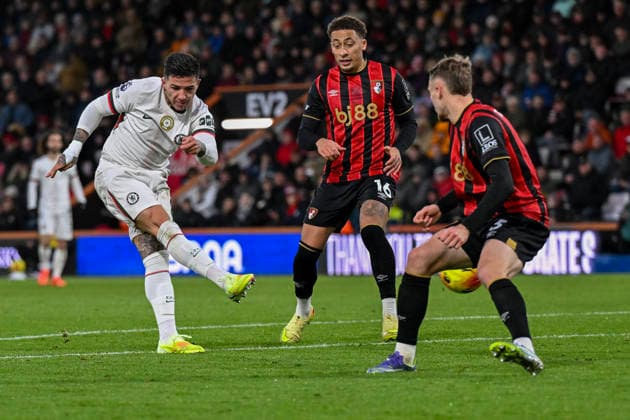 Bournemouth v Chelsea Premier League Enzo Fernandez of Chelsea shoots during the Premier League match at the Vitality Stadium, Bournemouth 06 12 2025 UK Newspapers OUT Copyright: xJeremyxLandeyx FIL-22603-0038