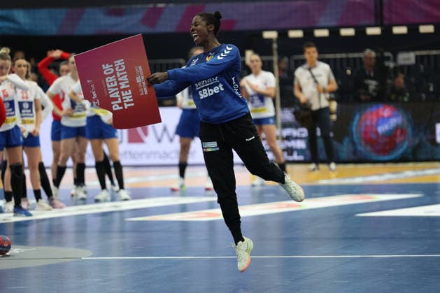 GER, Dortmund, 27th Wommens World Championship 2025, Main Round, Group II, 3 Round Round Montenegro MNE vs Serbia Serbia SRB 06 12 2025, Westfalenhalle, Dortmund, GER, Dortmund, 27th Wommens World Championship 2025, Main Round, Group II, 3 Round Round Montenegro MNE vs Serbia Serbia SRB , in the picture Player of the Match deserves Armelle Kelly ATTINGRE MNE 12 , nordphotoxGmbHx xMeuter nph00351