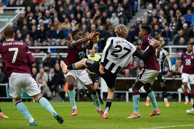 Newcastle United v Burnley Premier League 06 12 2025. Lesley Ugochukwu of Burnley handles the ball in the penalty area during the Premier League match between Newcastle United and Burnley at St. James s Park, Newcastle, England on 6 December 2025. Newcastle St. James s Park Tyne and Wear England Editorial use only DataCo restrictions apply See www.football-dataco.com , Copyright: xCraigxCowanx PSI-23345-0059