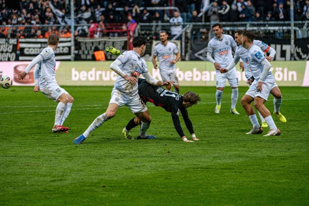 3 Soccer Bundesliga Viktoria Köln SSV Ulm 1846 Soccer, 17 Matchday, on 06 12 2025 Robin Velasco Viktoria Köln, 11 , goes down 3 Soccer Bundesliga Viktoria Köln SSV Ulm 1846 Soccer, 17 Matchday, on 06 12 2025, Sportpark Höhenberg DFB REGULATIONS PROHIBIT ANY USE OF PHOTOGRAPHS AS IMAGE SEQUENCES AND OR QUASI VIDEO Copyright: xBEAUTIFULxSPORTS Erlhofx