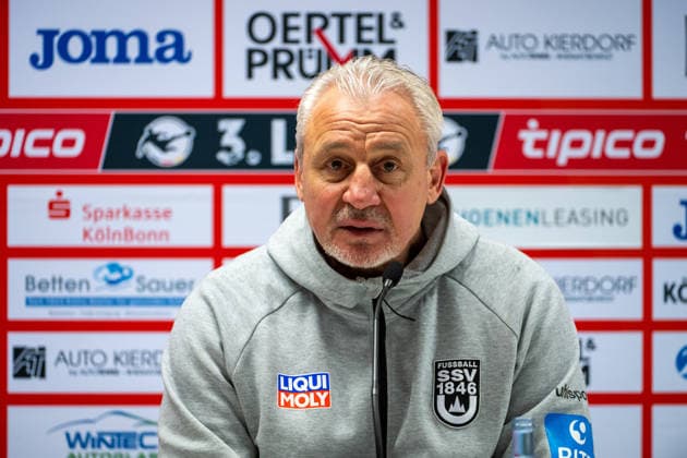 3 Soccer Bundesliga Viktoria Köln SSV Ulm 1846 Football, Matchday 17, on 06 12 2025 Pavel Dotchev Coach SSV Ulm 1846 at the press conference 3 Soccer Bundesliga Viktoria Köln SSV Ulm 1846 Football, Matchday 17, on 06 12 2025, Sportpark Höhenberg DFB REGULATIONS PROHIBIT ANY USE OF PHOTOGRAPHS AS IMAGE SEQUENCES AND OR QUASI VIDEO Copyright: xBEAUTIFULxSPORTS Erlhofx