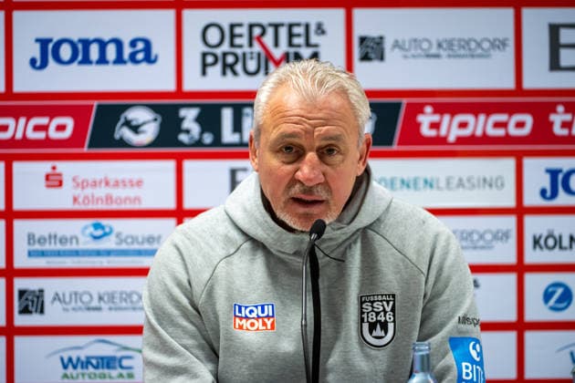 3 Soccer Bundesliga Viktoria Köln SSV Ulm 1846 Football, Matchday 17, on 06 12 2025 Pavel Dotchev Coach SSV Ulm 1846 at the press conference 3 Soccer Bundesliga Viktoria Köln SSV Ulm 1846 Football, Matchday 17, on 06 12 2025, Sportpark Höhenberg DFB REGULATIONS PROHIBIT ANY USE OF PHOTOGRAPHS AS IMAGE SEQUENCES AND OR QUASI VIDEO Copyright: xBEAUTIFULxSPORTS Erlhofx