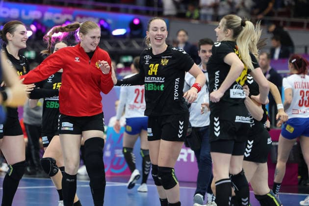 GER, Dortmund, 27th Wommens World Championship 2025, Main Round, Group II, 3 Round Round Montenegro MNE vs Serbia Serbia SRB 06 12 2025, Westfalenhalle, Dortmund, GER, Dortmund, 27th Wommens World Championship 2025, Main Round, Group II, 3 Round Round Montenegro MNE vs Serbia Serbia SRB , in the picture Montenegro is happy about the victory nordphotoxGmbHx xMeuter nph00351