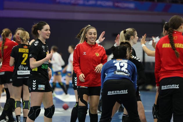 GER, Dortmund, 27th Wommens World Championship 2025, Main Round, Group II, 3 Round Round Montenegro MNE vs Serbia Serbia SRB 06 12 2025, Westfalenhalle, Dortmund, GER, Dortmund, 27th Wommens World Championship 2025, Main Round, Group II, 3 Round Round Montenegro MNE vs Serbia Serbia SRB , in the picture Montenegro is happy about the victory nordphotoxGmbHx xMeuter nph00351