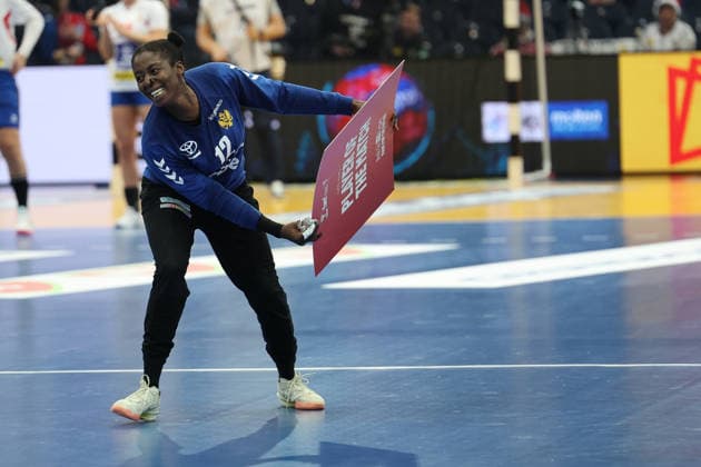 GER, Dortmund, 27th Wommens World Championship 2025, Main Round, Group II, 3 Round Round Montenegro MNE vs Serbia Serbia SRB 06 12 2025, Westfalenhalle, Dortmund, GER, Dortmund, 27th Wommens World Championship 2025, Main Round, Group II, 3 Round Round Montenegro MNE vs Serbia Serbia SRB , in the picture Player of the Match deserves Armelle Kelly ATTINGRE MNE 12 , nordphotoxGmbHx xMeuter nph00351