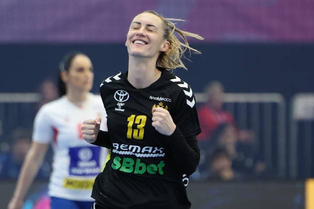 GER, Dortmund, 27th WommenÂs World Championship 2025, Main Round, Group II, 3 Round Round Montenegro MNE vs Serbia Serbia SRB 06 12 2025, Westfalenhalle, Dortmund, GER, Dortmund, 27th WommenÂs World Championship 2025, Main Round, Group II, 3 Round Round Montenegro MNE vs Serbia Serbia SRB , pictured Dijana TRIVIÄÜ MNE 13 , goal cheer cheer cheer cheer, nordphotoxGmbHx xMeuter nph00351
