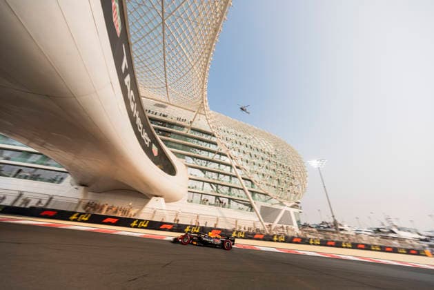 Formula 1 Etihad Airways Abu Dhabi Grand Prix 2025 Alexis Perrin OVERTAKE MAXPPP - Abu Dhabi 06 12 2025 01 VERSTAPPEN Max (nld), Oracle Red Bull Racing, action at the Formula 1 Etihad Airways Abu Dhabi Grand Prix 2025, the 24th round of the 2025 FIA Formula 1 World Championship, WM, Weltmeisterschaft at Yas Marina Circuit in Abu Dhabi, United Arab Emirates, from 4 to 7 December 2025 Abu Dhabi Yas Marina Circuit United Arab Emirates  Copyright: xOVERTAKE MAXPPPxAlexisxPerrinx OVT202512068187 OVT202512068187