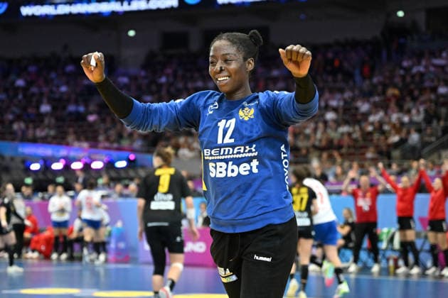 GER, Dortmund, 27th Wommens World Championship 2025, Main Round, Group II, 3 Round Round Montenegro MNE vs Serbia Serbia SRB 06 12 2025, Westfalenhalle, Dortmund, GER, Dortmund, 27th Wommens World Championship 2025, Main Round, Group II, 3 Round Round Montenegro MNE vs Serbia Serbia SRB , in the picture Armelle Kelly ATTINGRE MNE 12 , is happy about one of her many held balls nordphotoxGmbHx xMeuter nph00351