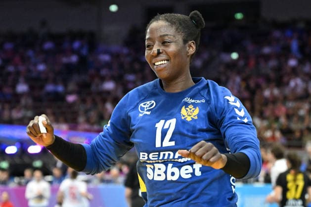 GER, Dortmund, 27th Wommens World Championship 2025, Main Round, Group II, 3 Round Round Montenegro MNE vs Serbia Serbia SRB 06 12 2025, Westfalenhalle, Dortmund, GER, Dortmund, 27th Wommens World Championship 2025, Main Round, Group II, 3 Round Round Montenegro MNE vs Serbia Serbia SRB , in the picture Armelle Kelly ATTINGRE MNE 12 , is happy about one of her many held balls nordphotoxGmbHx xMeuter nph00351