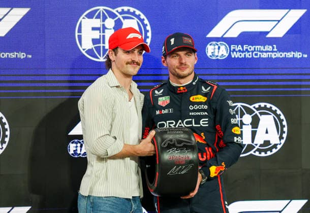 FORMULA ONE ABU DHABI GRAND PRIX 2025 Benson Boone with Max Verstappen 1 (NED), Oracle Red Bull Racing RB21 after Pirelli pole position award during the Formula One Etihad Airways Abu Dhabi Grand Prix 2025 Qualifying at the Yas Marina Circuit, Yas Island, United Arab Emirates on 6 December 2025 Credit: Phil Duncan Every Second Media Editorial use only. All images are copyright Every Second Media Limited. No images may be reproduced without prior permission. Copyright: xIMAGO EveryxSecondxMediax ESM-1693-0025 PhilxDuncanx xEveryxSecondxMediax