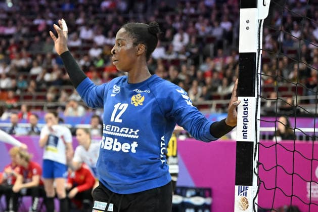 GER, Dortmund, 27th Wommens World Championship 2025, Main Round, Group II, 3 Round Round Montenegro MNE vs Serbia Serbia SRB 06 12 2025, Westfalenhalle, Dortmund, GER, Dortmund, 27th Wommens World Championship 2025, Main Round, Group II, 3 Round Round Montenegro MNE vs Serbia Serbia SRB , pictured Armelle Kelly ATTINGRE MNE 12 , in goal nordphotoxGmbHx xMeuter nph00351