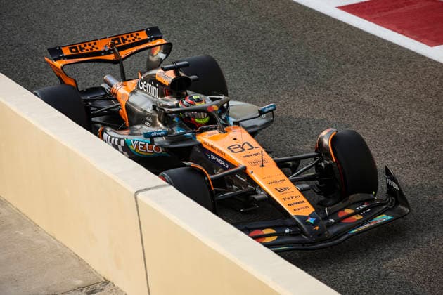 F1 - ABU DHABI GRAND PRIX 2025 81 PIASTRI Oscar (aus), McLaren F1 Team MCL39, action during the 2025 Formula 1 Abu Dhabi Grand Prix, 24th round of the 2025 FIA Formula One World Championship, WM, Weltmeisterschaft from December 05 to 07, 2025 on the Yas Marina Circuit, in Abu Dhabi, United Arab Emirates - Abu DhabiUnited Arab Emirates  Copyright: xXavixBonillax