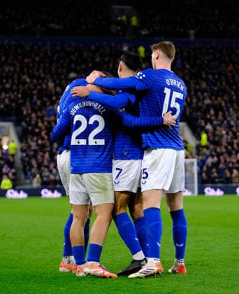 Kieran Dewsbury Hall of Everton celebrates his goal in the 80th minute 3-0 during the Premier league football match between Everton and Nottingham Forest at Hill Dickinson Stadium in Liverpool. Copyright: xPaulxBonser SportsxPressxPhotox Sportspressphoto_SPR70745