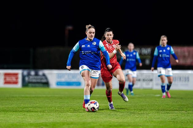 Switzerland AXA Womens Super League 2025 26, FC Rapperswil Jona vs FC Luzern Grunfeld, Jona Chantal Ruf 10 FC Luzern , left, in action Jona Jona, Switzerland, December 6th 2025 Jona Switzerland Copyright: xPriscilaxBütlerx xSteinsiek.chx