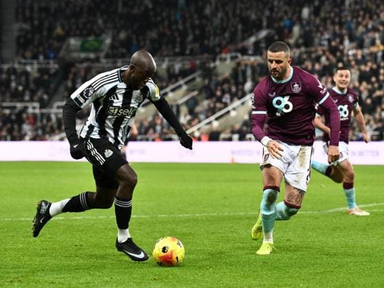 Yoane Wisse of Newcastle United (left) and Kyle Walker of Burnley Newcastle United v Burnley, Premier League, Football, St James Park, Newcastle, UK - 06 Dec 2025Newcastle St James Park United Kingdom EDITORIAL USE ONLY No use with unauthorised audio, video, data, fixture lists, club league logos or live services. Online in-match use limited to 120 images, no video emulation. No use in betting, games or single club league player publications. Copyright: xRichardxLee Shutterstockx 16009236bq