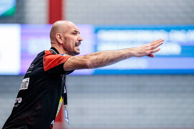 Davor Dominikovic TuS N Luebbecke, Coach gestures GER, TuS N Luebbecke vs VfL Eintracht Hagen, Handball, 2 Bundesliga, Matchday 14, Season 2025 2026, 06 12 2025 GER, TuS N Luebbecke vs VfL Eintracht Hagen, Handball, 2 Bundesliga, Matchday 14, Season 2025 2026, 06 12 2025 Luebbecke Copyright: xEibner-Pressefoto JanxRollingerx EP_JSK