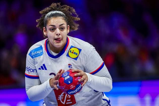 ROTTERDAM , 06-12-2025 , Rotterdam Ahoy , Womens World Championship, WM, Weltmeisterschaft Handball 2025 , match between Argentina and France , picture shows France player Sarah Bouktit Argentina - France (women)  x32378544x Copyright: