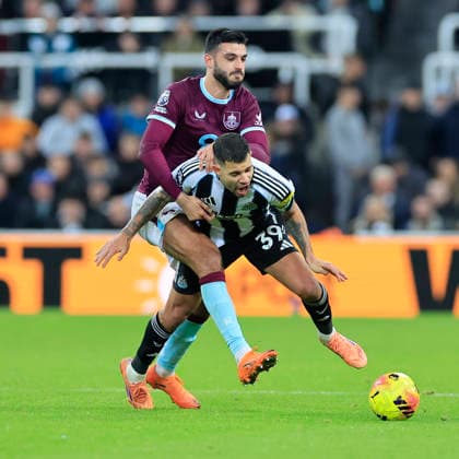 Newcastle United v Burnley Premier League Bruno Guimar‹es of Newcastle United is fouled by Armando Broja of Burnley during the Premier League match at St. James s Park, Newcastle 06 12 2025 UK Newspapers OUT Copyright: xFredxPalmerx FIL-22605-0096