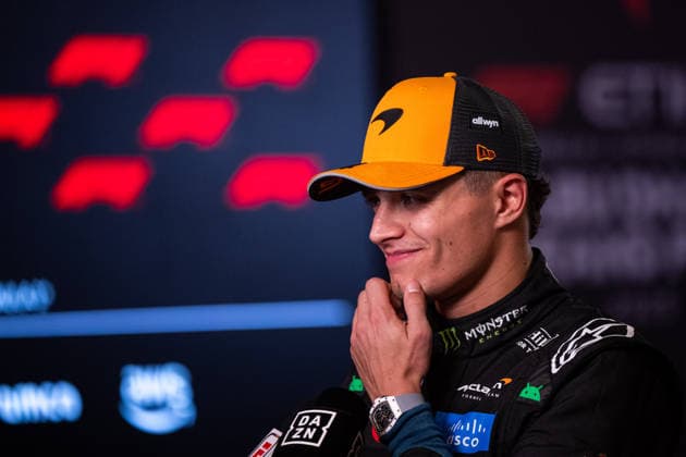 Lando Norris McLaren Formula 1 Team, Great Britain, 04 at interview, UAE, Formula 1 World Championship, Abu Dhabi Grand Prix, Yas Marina Circuit, Qualifying, 06 12 2025 UAE, Formula 1 World Championship, Abu Dhabi Grand Prix, Yas Marina Circuit, 06 12 2025 Yas Marina Island Copyright: xEibner-Pressefoto Memmlerx EP_MMR