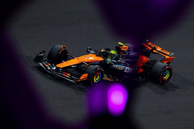 Lando Norris McLaren Formula 1 Team, Great Britain, 04 in MCL39, UAE, Formula 1 World Championship, Abu Dhabi Grand Prix, Yas Marina Circuit, Qualifying, 06 12 2025 UAE, Formula 1 World Championship, Abu Dhabi Grand Prix, Yas Marina Circuit, 06 12 2025 Yas Marina Island Copyright: xEibner-Pressefoto Memmlerx EP_MMR
