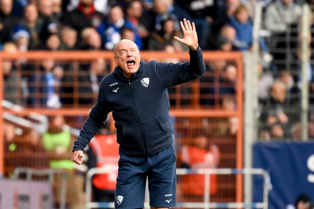 Coach Uwe Roesler VfL Bochum gestures during the 2 Bundesliga match between VfL Bochum and Arminia Bielefeld, Vonovia Ruhrstadion on December 06, 2025 in Bochum, Germany Photo by Max Maiwald DeFodi Images Trainer Uwe Roesler VfL Bochum gestures during the 2 Bundesliga match between VfL Bochum and Arminia Bielefeld at Vonovia Ruhrstadion on December 6, 2025 in Bochum, Germany Photo by Max Maiwald DeFodi Images DFB DFL REGULATIONS PROHIBIT ANY USE OF PHOTOGRAPHS AS IMAGE SEQUENCES AND OR QUASI VIDEO Photo by Max Maiwald DeFodi Images