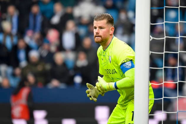 Goalkeeper Timo Horn VfL Bochum looks on during the 2 Bundesliga match between VfL Bochum and Arminia Bielefeld, Vonovia Ruhrstadion on December 06, 2025 in Bochum, Germany Photo by Max Maiwald DeFodi Images Goalkeeper Timo Horn VfL Bochum looks on during the 2 Bundesliga match between VfL Bochum and Arminia Bielefeld at Vonovia Ruhrstadion on December 6, 2025 in Bochum, Germany Photo by Max Maiwald DeFodi Images DFB DFL REGULATIONS PROHIBIT ANY USE OF PHOTOGRAPHS AS IMAGE SEQUENCES AND OR QUASI VIDEO Photo by Max Maiwald DeFodi Images