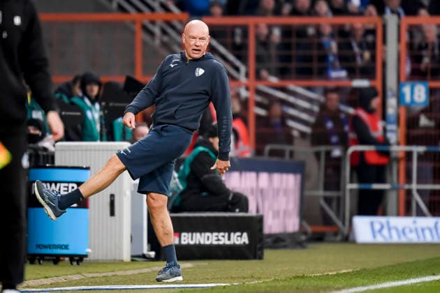 Trainer Uwe Roesler VfL Bochum looks on during the 2 Bundesliga match between VfL Bochum and Arminia Bielefeld, Vonovia Ruhrstadion on 06 December 2025 in Bochum, Germany Photo by Max Maiwald DeFodi Images Trainer Uwe Roesler VfL Bochum looks on during the 2 Bundesliga match between VfL Bochum and Arminia Bielefeld at Vonovia Ruhrstadion on December 6, 2025 in Bochum, Germany Photo by Max Maiwald DeFodi Images DFB DFL REGULATIONS PROHIBIT ANY USE OF PHOTOGRAPHS AS IMAGE SEQUENCES AND OR QUASI VIDEO Photo by Max Maiwald DeFodi Images