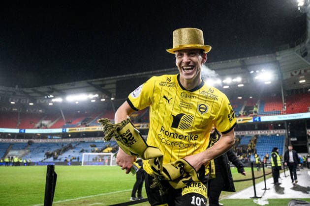 251206 Thomas Lehne Olsen of Lillestrom celebrates after the cup final between Lillestrom and Sarpsborg 08 on December 6, 2025 in Oslo. *** 251206 Thomas Lehne Olsen of Lillestrom celebrates after the cup final between Lillestrom and Sarpsborg 08 on December 6, 2025 in Oslo  Copyright: MARIUSxSIMENSEN BB251206ZO051