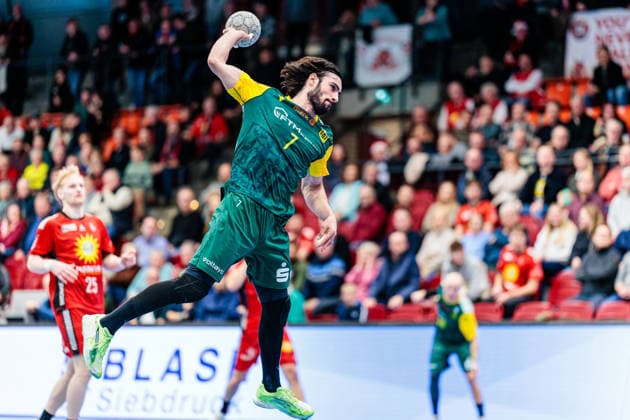 Pouya Norouzi VfL Eintracht Hagen, 07 in goal throw GER, TuS N Luebbecke vs VfL Eintracht Hagen, Handball, 2 Bundesliga, Matchday 14, Season 2025 2026, 06 12 2025 GER, TuS N Luebbecke vs VfL Eintracht Hagen, Handball, 2 Bundesliga, Matchday 14, Season 2025 2026, 06 12 2025 Luebbecke Copyright: xEibner-Pressefoto JanxRollingerx EP_JSK
