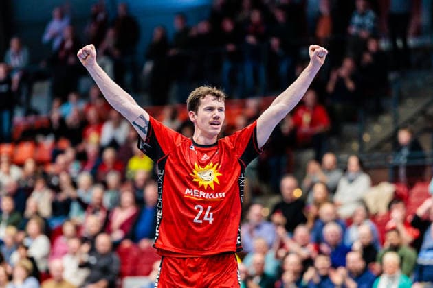 Sven Wesseling TuS N Luebbecke, 24 cheers GER, TuS N Luebbecke vs VfL Eintracht Hagen, Handball, 2 Bundesliga, Matchday 14, Season 2025 2026, 06 12 2025 GER, TuS N Luebbecke vs VfL Eintracht Hagen, Handball, 2 Bundesliga, Matchday 14, Season 2025 2026, 06 12 2025 Luebbecke Copyright: xEibner-Pressefoto JanxRollingerx EP_JSK