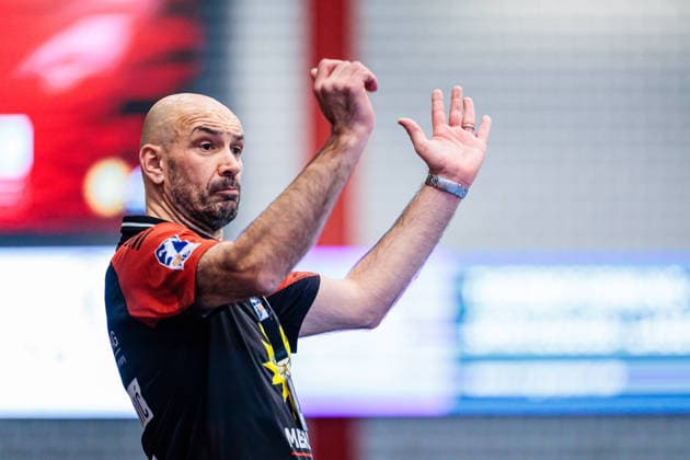 Davor Dominikovic TuS N Luebbecke, Coach gestures GER, TuS N Luebbecke vs VfL Eintracht Hagen, Handball, 2 Bundesliga, Matchday 14, Season 2025 2026, 06 12 2025 GER, TuS N Luebbecke vs VfL Eintracht Hagen, Handball, 2 Bundesliga, Matchday 14, Season 2025 2026, 06 12 2025 Luebbecke Copyright: xEibner-Pressefoto JanxRollingerx EP_JSK