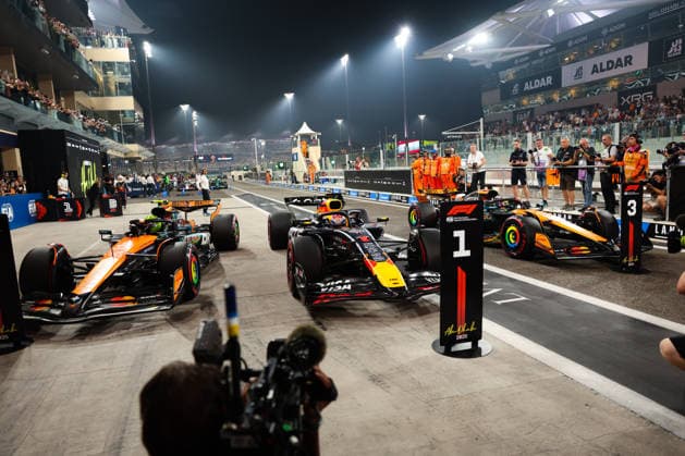 Max Verstappen Oracle Red Bull Racing, 01 , Oscar Piastri McLaren Formula 1 Team, 81 , Lando Norris McLaren Formula 1 Team, 04 , Parc Ferme, Qualifying , ARE, Formula 1 World Championship, Abu Dhabi Grand Prix, Yas Marina Circuit, Saturday, 06 12 2025 ARE, Formula 1 World Championship, Abu Dhabi Grand Prix, United Arab Emirates, Yas Marina Circuit, 06 12 2025 Abu Dhabi Copyright: xEibner-Pressefoto AnnikaxGrafx EP_AGF